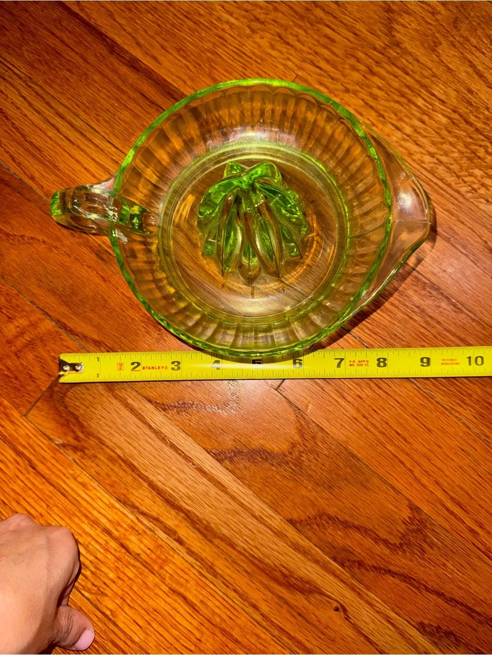 1930’s Vintage Uranium Green Glass Large Citrus Orange Reamer Juicer